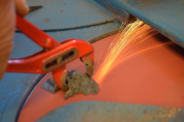 Aufbereitung: Metall schleifen